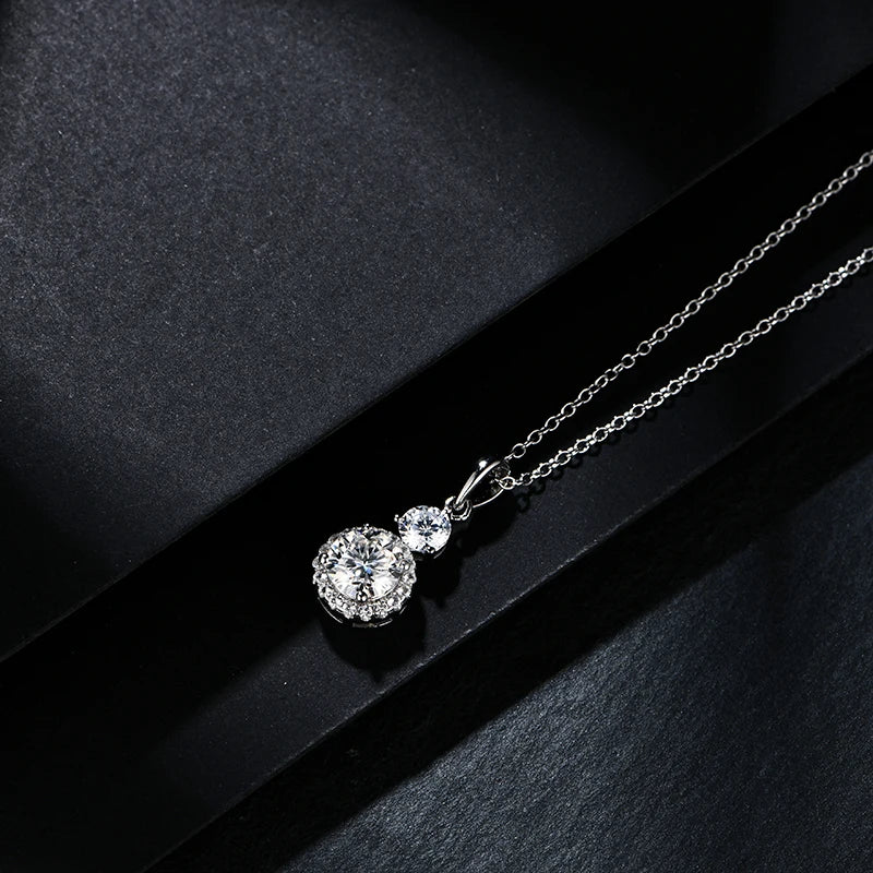 Round-Cut Moissanite Pendant Necklace in Sterling Silver